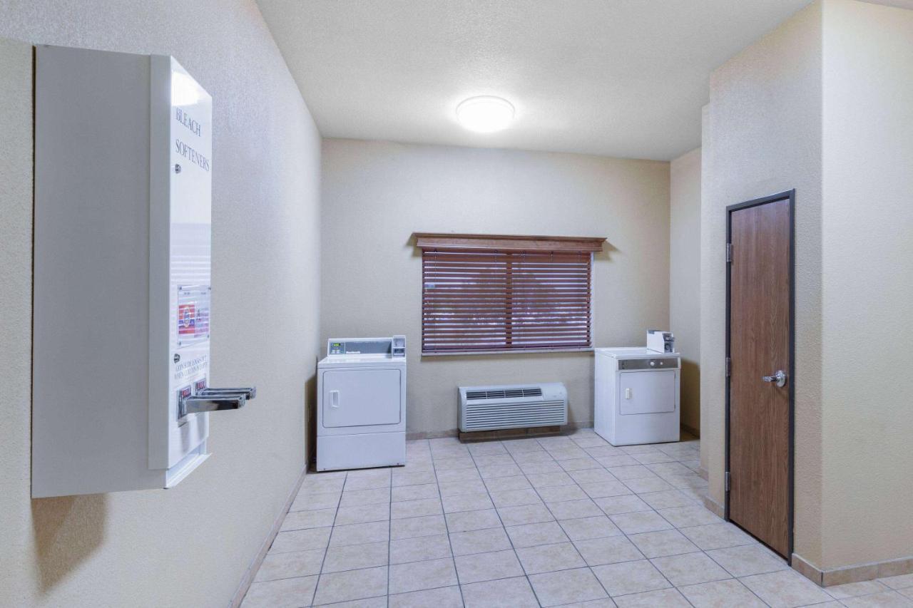 Baymont By Wyndham Cuero Hotel Luaran gambar