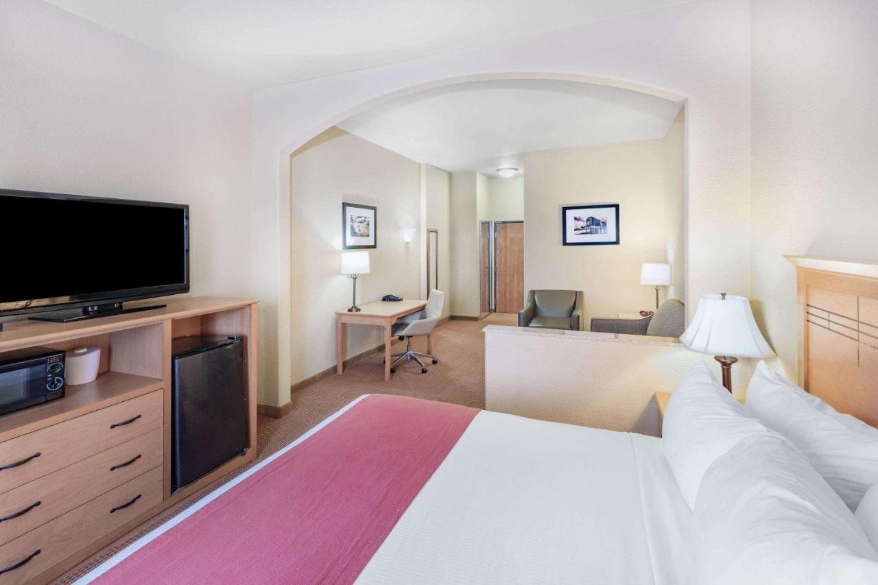 Baymont By Wyndham Cuero Hotel Luaran gambar